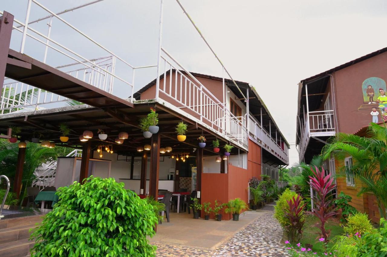 Vedana Retreat Arambol Hotell Exteriör bild