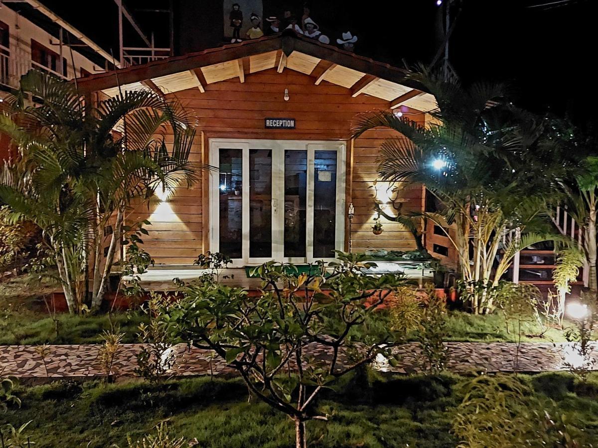 Vedana Retreat Arambol Hotell Exteriör bild